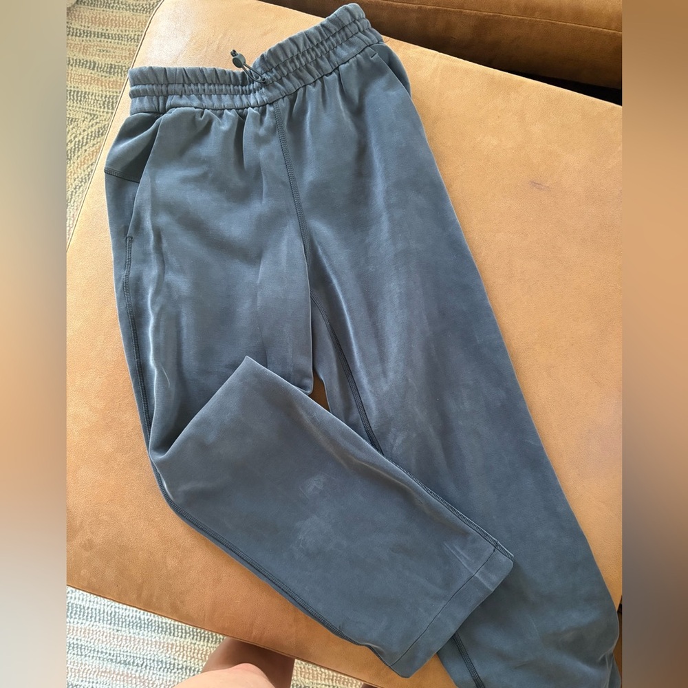 Lululemon Athletica Gray Capris